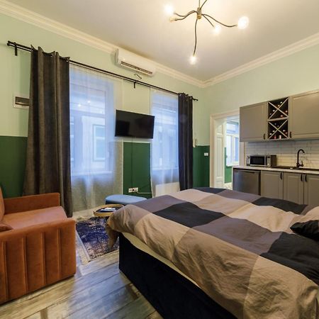 Cozy Modern Space At The Heart Of The City Дебрецен Екстер'єр фото