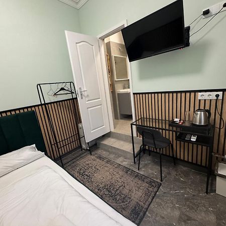 Cozy Modern Space At The Heart Of The City Дебрецен Екстер'єр фото